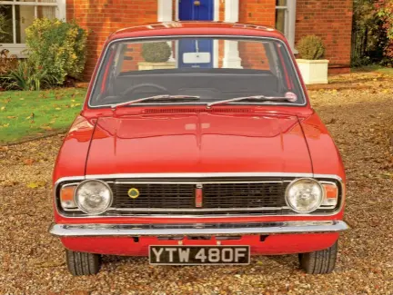  ??  ?? Having run his own bodyshop for many years, tackling interior trim held no fears for David. Fortunatel­y he learnt to do this from some true craftsmen.