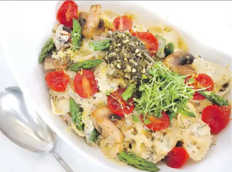  ?? PHOTOS: ATCO BLUE FLAME KITCHEN ?? Load up your pesto pasta primavera with vegetables like asparagus, mushrooms and cherry tomatoes.