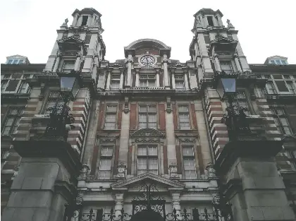 LONDON'S SHADOWY CALLING - PressReader