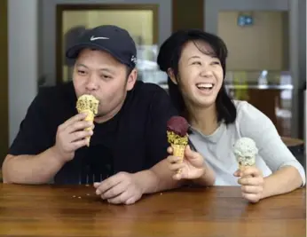  ?? AARON HARRIS FOR THE TORONTO STAR ?? Yik Sin, left, and Elissa Pham, co-owners of Kekou Gelato at 394 Queen St. W. make Asian flavours such as Vietnamese coffee and red bean gelato. “These are flavours I grew up on,” says Sin.