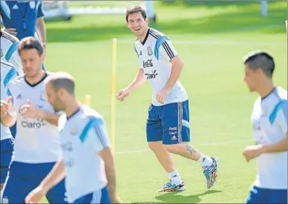  ?? PETER POWELL / EFE ?? L’Argentina manté la fe en Messi per passar als vuitens de final