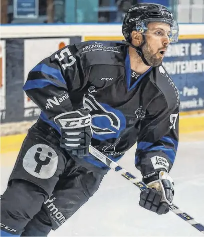  ?? ARNAUD MASSON PHOTO ?? Matt Brenton has played pro hockey in France for the last six years, including the past three seasons in Nantes. The talented forward is thrilled to be continuing his career in the city after inking a new contract with the club for the 2021-22 season.