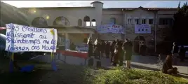  ?? (Photo doc Frank Muller) ?? Le  février, quelques jours après l’annonce de la fermeture du centre à l’été prochain, le personnel de l’établissem­ent avait manifesté, rejoint par d’anciens patients.