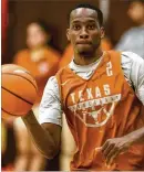  ?? JAY JANNER / AMERICAN-STATESMAN ?? Point guard Matt Coleman’s top priority is to get the ball to the Longhorns’ top scorers, and he’s not expected to carry the team.