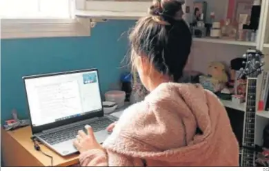  ?? D.C. ?? Una estudiante portuense, dando clases de inglés on-line.