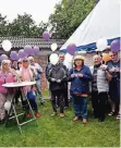  ?? FOTO: STADE ?? Der Emmericher Verein Papillon, ein Verein für sozialther­apeutische Angebote, feierte sein 25-jähriges Bestehen mit einem Sommerfest.