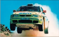  ??  ?? Chus Puras salta con el Ibiza en un tramo del Rally de Portugal de 1996.