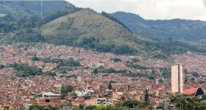  ?? FOTO RÓBINSON SÁENZ ?? El metrocable El Picacho tendrá capacidad de 4.000 pasajeros cada hora —por sentido— y entregará 30.000 metros cuadrados de espacio público alrededor de las estaciones.