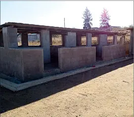  ??  ?? There is also a well- built piggery, making it ideal for small- scale pig farmer.