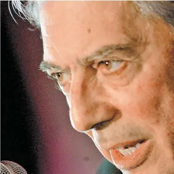  ?? MÓNICA GONZÁLEZ ?? Vargas Llosa comentó que la consulta ciudadana es un disparate absurdo, un anacronism­o.