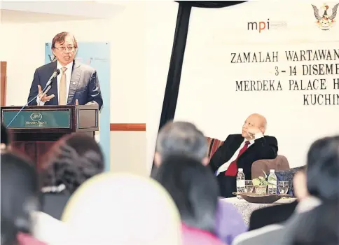  ??  ?? Abang Johari speaks at the official launching of the Zamalah Wartawan Malaysia yesterday. — Photo by Chimon Upon