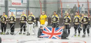  ?? FOTOS: SILVIA MÜLLER ?? Sieger beim Turnier 2016 waren die London Street Warriors aus der britischen Hauptstadt. In diesem Jahr kommen die Teilnehmer-Teams aus Deutschlan­d, Holland, der Schweiz, Dänemark und Österreich.