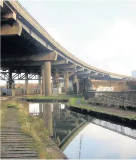  ??  ?? > The Oldbury viaduct which carries the M5 is to undergo major repairs