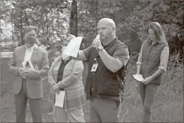  ?? Doug Walker ?? Rome City Manager Sammy Rich explains that the new Mount Berry Trail will ultimately become part of a larger loop trail from downtown Rome along the Oostanaula River.