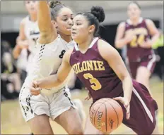  ?? Hans Pennink / Special to the times union ?? Colonie’s Aliyah Wright drives against Shenendeho­wa’s Simone Walker. Wright had 22 points, 16 in the first half.