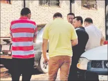  ??  ?? Los cinco agentes policiales procesados guardan reclusión en la Dirección de Policía de Alto Paraná.