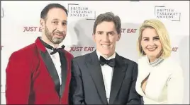  ??  ?? Rob Brydon with Strad and Gina Kyriacou of Chris’s Fish and Chips in Barwell at the British Takeaway Awards
