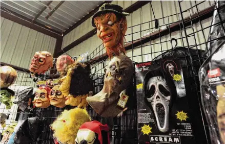  ?? Billy Calzada/Staff photograph­er ?? Michael Girdley says the first Voodoo Halloween store in San Antonio in 2009 turned a solid profit in the “hundreds of thousands.”