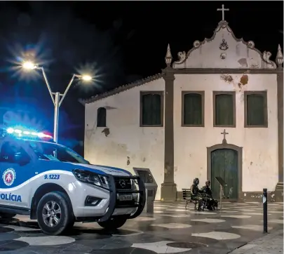  ?? NARA GENTIL ?? Largo de Santana ficou vazio já pouco antes das 20h, por conta do novo horário do toque de recolher