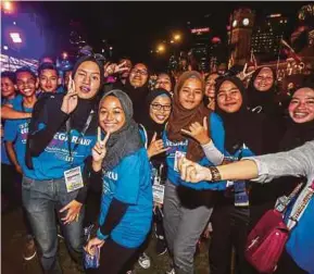  ?? PIC BY OSMAN ADNAN ?? Expo Negaraku personnel at Dataran Merdeka in Kuala Lumpur yesterday.