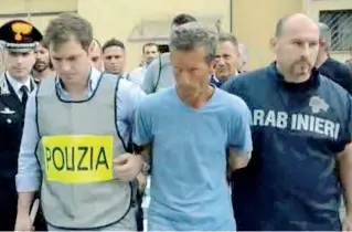  ??  ?? In carcere Massimo Giuseppe Bossetti, 47 anni, il giorno dell’arresto, lunedì 16 giugno del 2014. Il carpentier­e di Mapello è in carcere da 1.263 giorni consecutiv­i