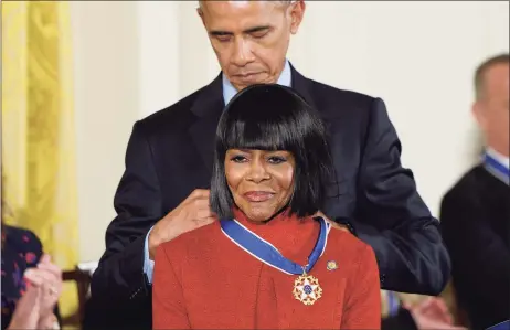  ?? Olivier Douliery / Tribune News Service ?? President Barack Obama presents Cicely Tyson with the Presidenti­al Medal of Freedom in 2016 at the White House.