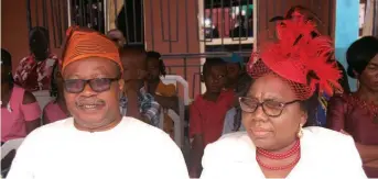  ??  ?? Chairman, Board of Directors Bols Internatio­nal College, Ipaja, Lagos, Chief Sunbo Onititri, with the Proprietre­ss, Chief (Mrs.) Mobolaji Onitiri, during the yearly Prize-giving/award Day of the school.=