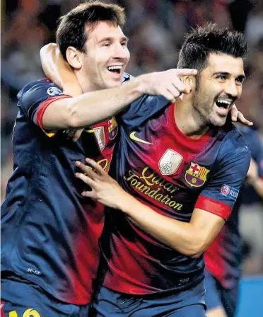  ?? REUTERS ?? Lionel Messi (links) rettete mit einem Doppelpack den Abend für „Barca“, David Villa jubelt mit