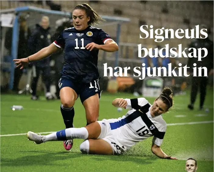  ?? FOTO: HEIKKI SAUKKOMAA/LEHTIKUVA ?? Natalia Kuikka bildar ett urstarkt sista lås tillsamman­s med Anna Westerlund.