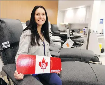  ?? MICHELLE BERG/FILES ?? Janna Dutton, who participat­ed in a recruitmen­t drive for 150 local donors last May, continues to encourage people to donate blood. “It might be for you some day — or your children or your parents.”