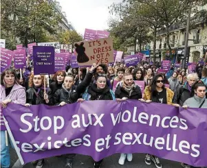  ?? PHOTO BENOÎT TESSIER, REUTERS ?? Manifestat­ion à Paris le 19 novembre 2022.