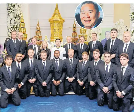  ??  ?? Leicester players join Aiyawatt Srivaddhan­aprabha, centre, at funeral in Bangkok yesterday for his father Vichai, inset