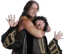  ??  ?? As the genie in Aladdin, WWE wrestler Bret (The Hitman) Hart put the hold on Petty’s Abanazeer.