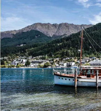  ??  ?? PREVIOUS PAGE: Lake Wakatipu. Clockwise from above: MV Yvalda moored at Queenstown Bay; Hulbert House; Queenstown Bay shoreline; the Kawarau River.