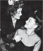  ??  ?? As atrizes e irmãs Joan Fontaine (à esq.) e Olivia de Havilland (à dir.) na cerimônia realizada em 1942