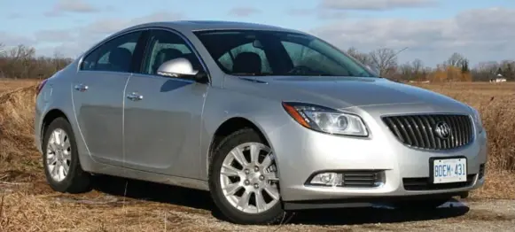  ?? PETER BLEAKNEY FOR THE TORONTO STAR ?? Unlike a full hybrid, the Buick Regal eassist won’t go down the road on electric power alone, but on the plus side the system is far less complex, doesn’t require a big battery and is cheaper.