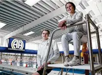  ?? Kin Man Hui / Staff photograph­er ?? Alamo Heights juniors Connor and Lila Foote are both serious contenders for state swimming gold in two events.