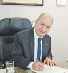  ?? ?? El Embajador paraguayo en Bélgica, Rigoberto Gauto