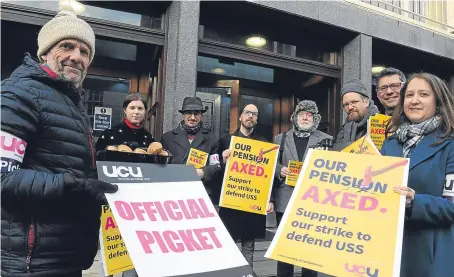  ?? Picture: George McLuskie. ?? Campaigner­s on a picket line at St Andrews University.