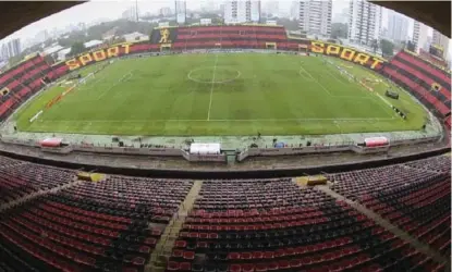  ??  ?? NOVA ERA?
Em meio à crise financeira e política, Leonardo Lopes e José Valadares disputam o voto do torcedor para comandar o Sport até final de 2022