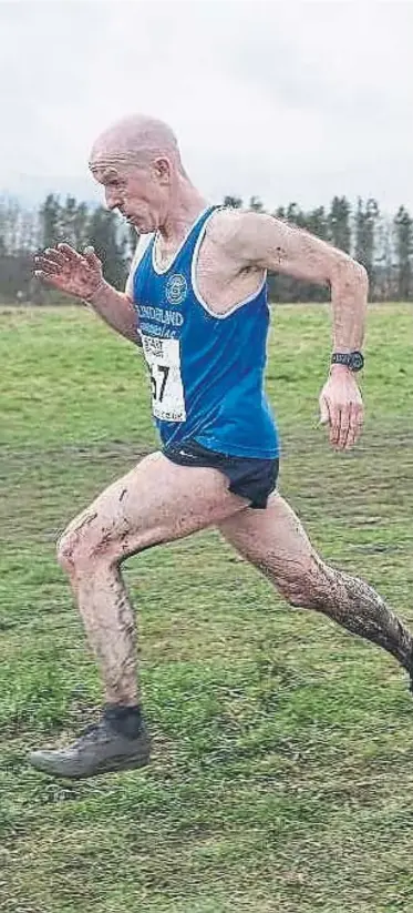  ?? ?? Sunderland Harriers’ Paul Redman, left in main picture. Inset: Sunderland Harrier Michael Barker. All pictures by