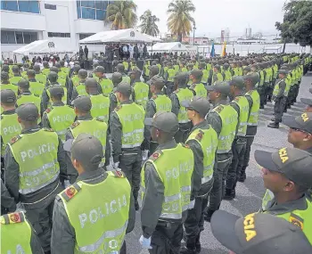  ?? JUAN RUEDA / ARCHIVO ADN. ?? En Cali han solicitado que se aumente el pie de fuerza de la Policía para cubrir la ciudad.