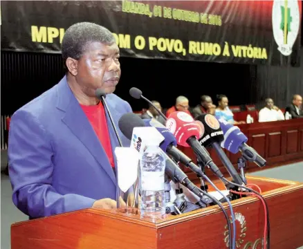  ?? CONTREIRAS PIPAS ?? Vice-presidente do MPLA João Lourenço durante o encontro com responsáve­is e estudantes da Segunda Região Académica