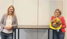  ?? FOTO: FRAUEN UNION ?? Mechthilde Wittmann (rechts) gratuliert der neugewählt­en FU-Kreisvorsi­tzende Nadja Krammer-Dinkelbach zur Wiederwahl.