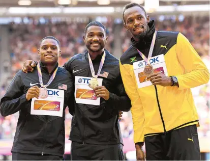  ?? FOTO EFE ?? Justin Gatlin festejó ayer tras recibir, luego de 12 años, una nueva medalla de oro mundial en 100 metros. El sábado venció en Londres a su colega Christian Coleman y a Usain Bolt.