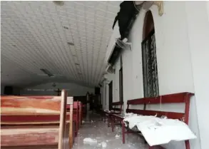  ?? COLOSAL INFORMA ?? El cielorraso de la iglesia de Laurel de Corredores se desprendió con el terremoto de 6,4 grados, el 25 de junio del 2019.