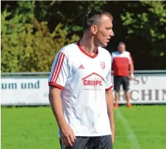  ?? Foto: Peter Kleist ?? Jürgen Pestel und der TSV Merching erwarten den SV Hammerschm­iede zum Spitzen spiel.