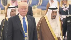  ?? AFP) ?? Donald Trump a été reçu chaleureus­ement par le roi Salmane.(Photo