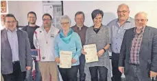  ?? FOTO: PRIVAT ?? Ehrungen, Verabschie­dung und Wahlen beim SV Eberhardze­ll: (von links) Hermann Gantner vom Sportkreis, Stephan Schmid, Markus Holzmüller, Irmgard Schaich, Hubert Schad, Cornelia Frech, Eugen Birk und Alois Denzel.