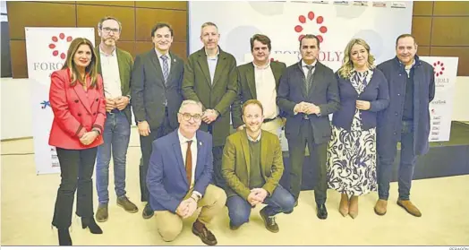  ?? PERAGÓN ?? Auxi del Olmo, Javier López, Agustín González, José M. Martínez, Mario Navarro, Javier Bermúdez, Elena González, Juan Ruiz, Luis Mariano Camacho y Erik Domínguez.